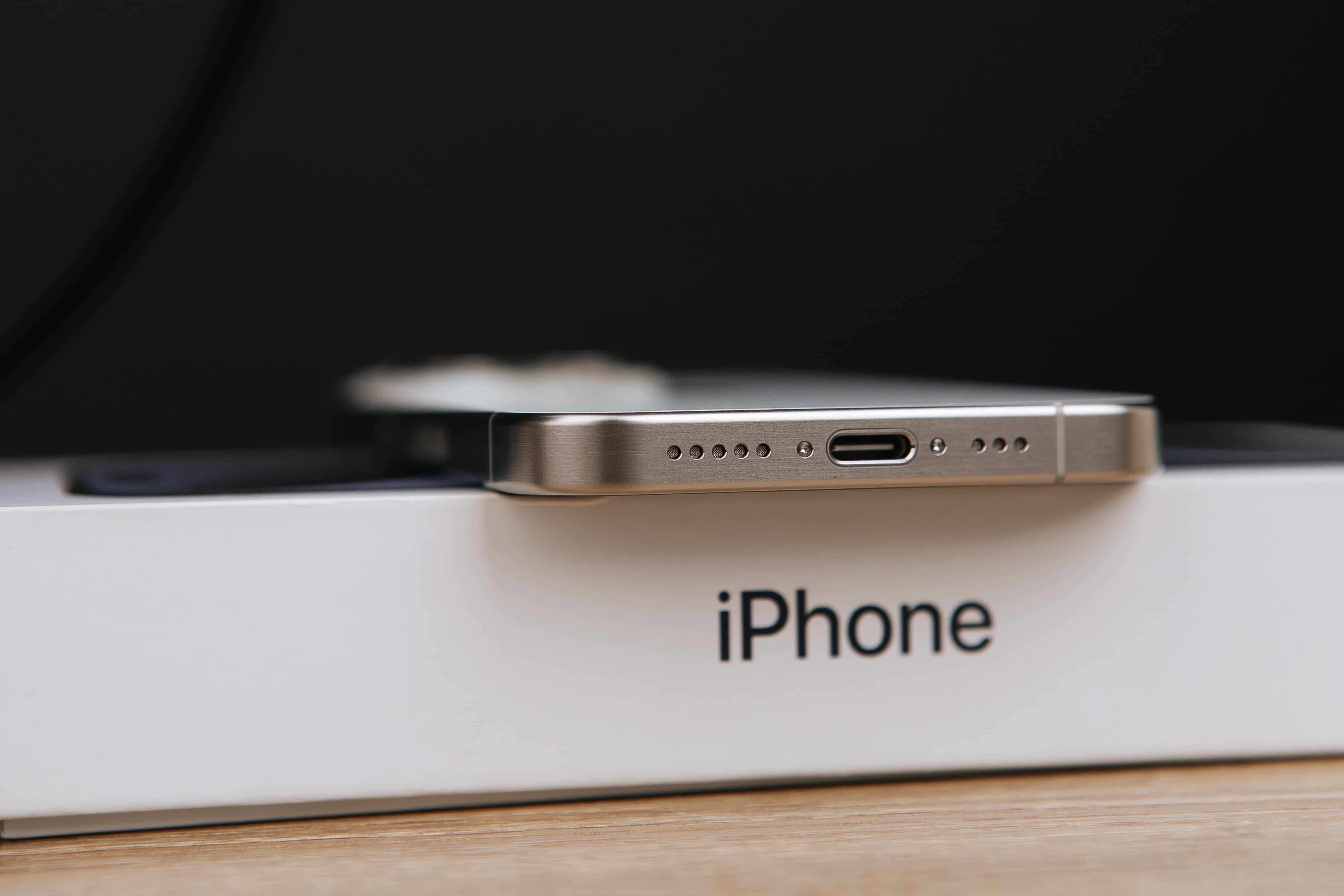 Apple iPhone 15 Pro 512GB White Titanium (MTV83) б/у
